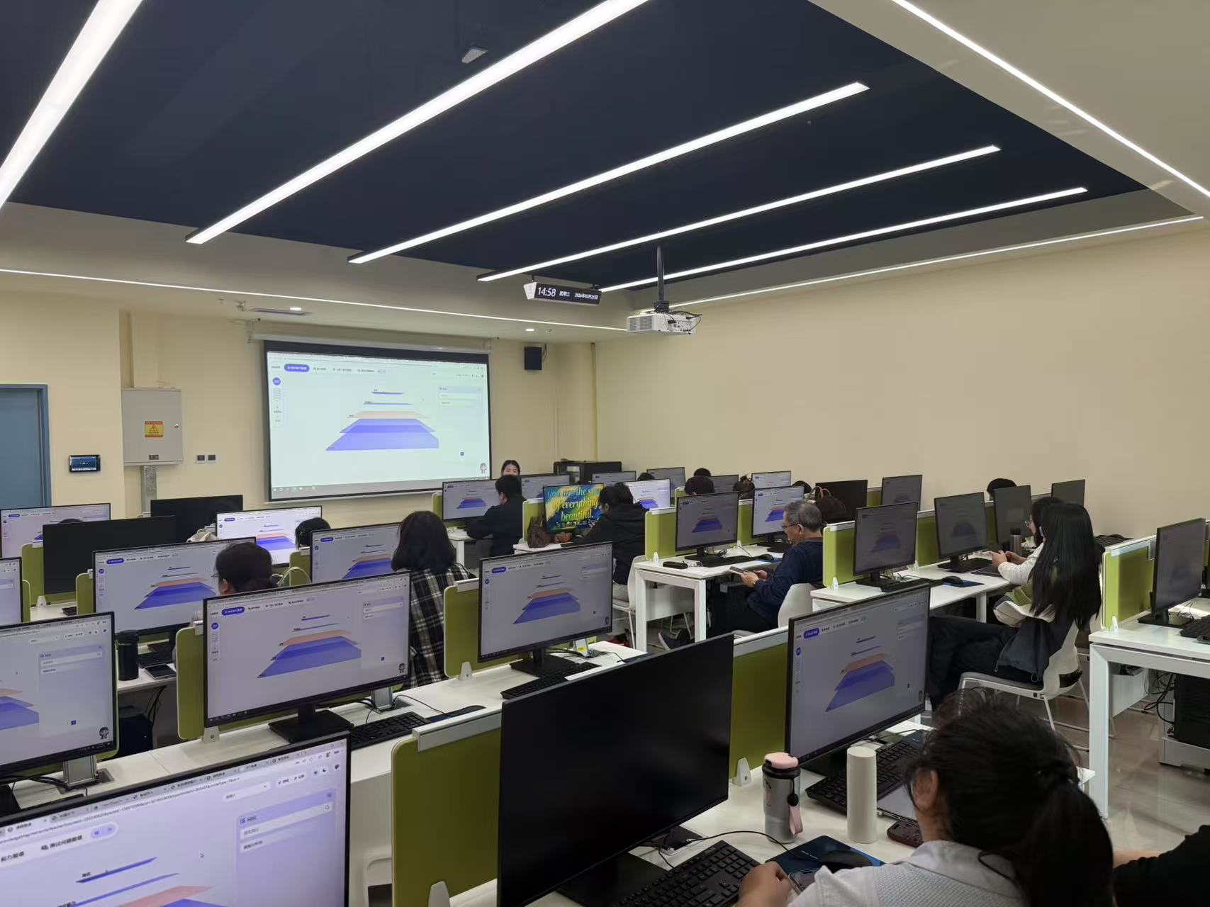 學校舉辦數智賦能教學實操工作坊